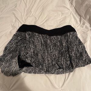 lululemon skirt size 6